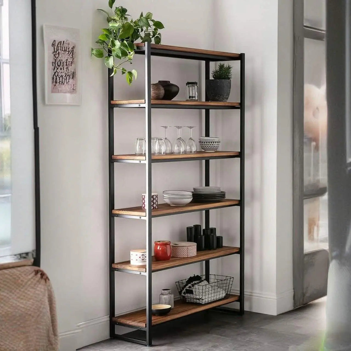 وحدة تخزين بعدة أرفف