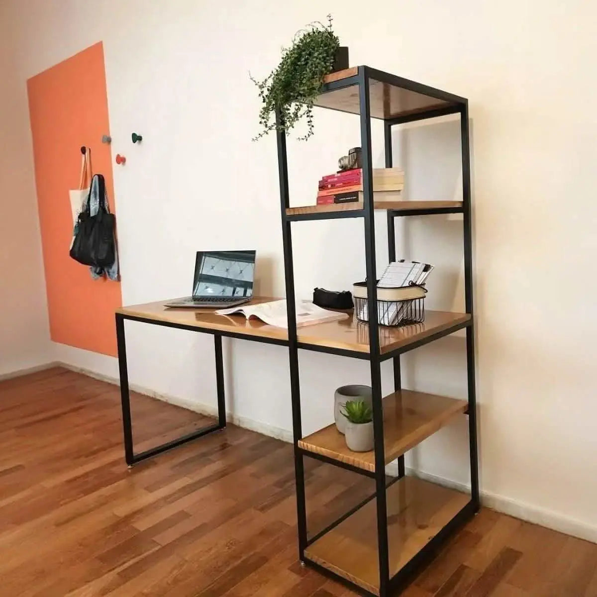 مكتب بوحدة تخزين