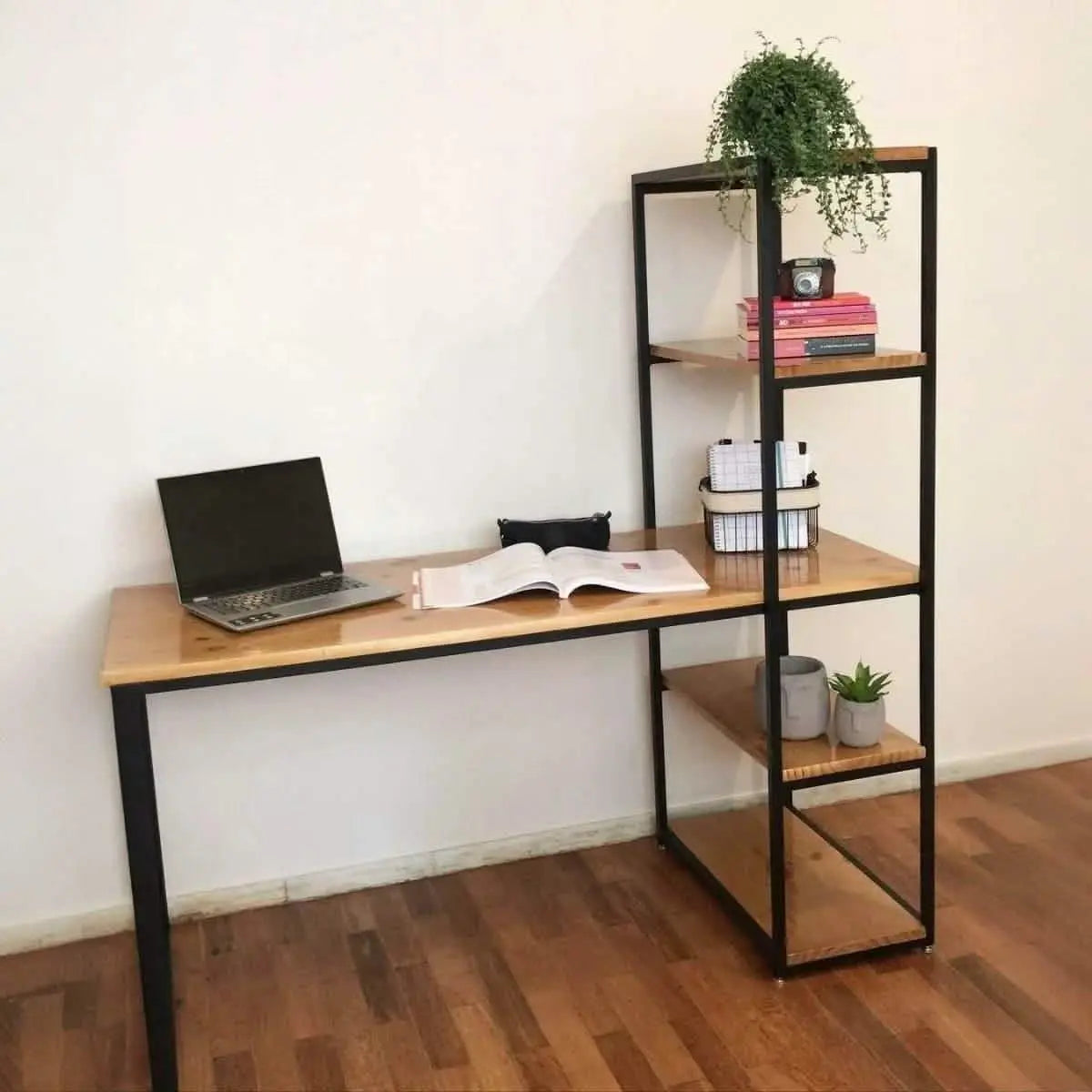 مكتب بوحدة تخزين