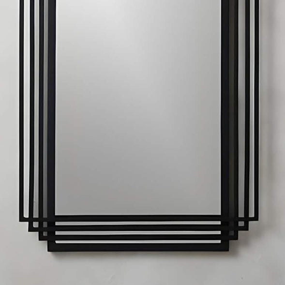 مرايا بإطار أسود