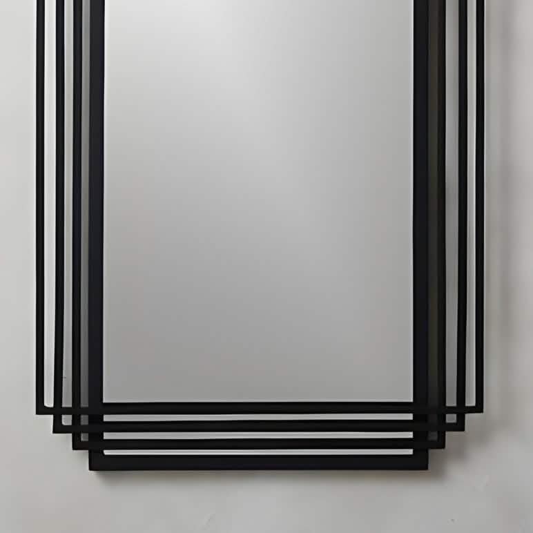 مرايا بإطار أسود