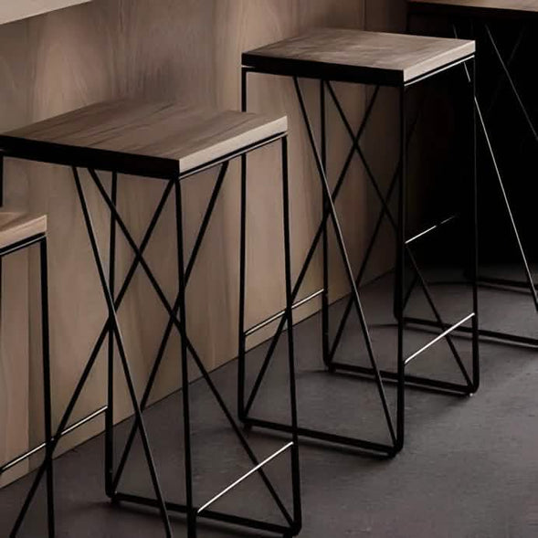 كرسي بار معدن