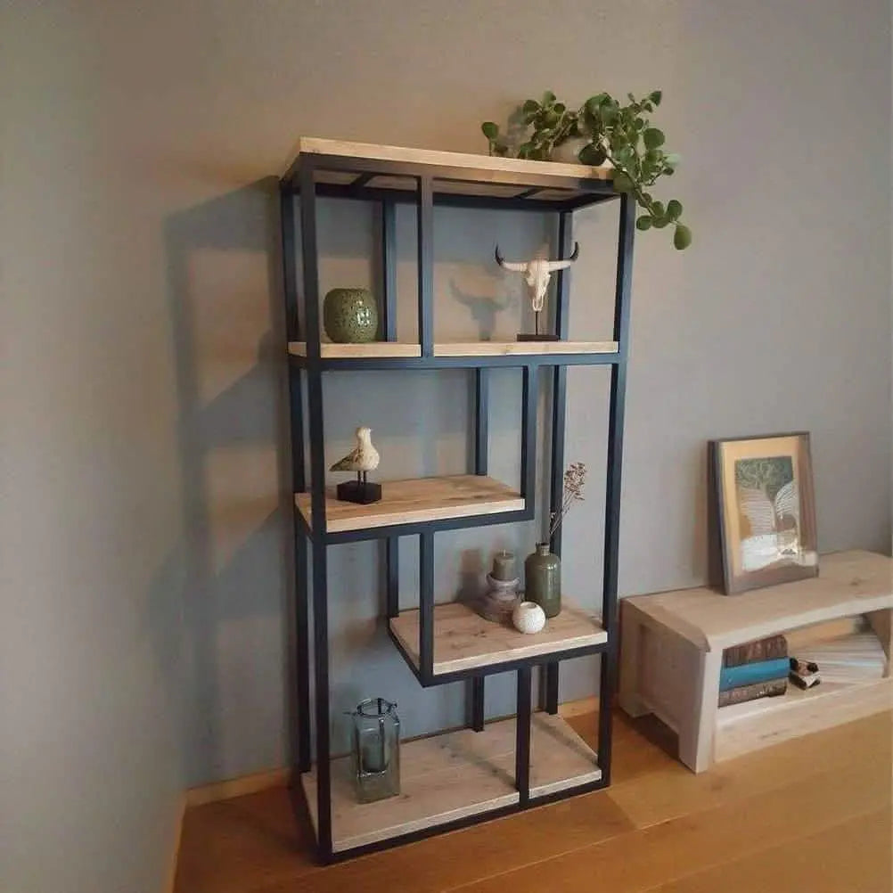 وحدة تخزين بأرفف خشبية