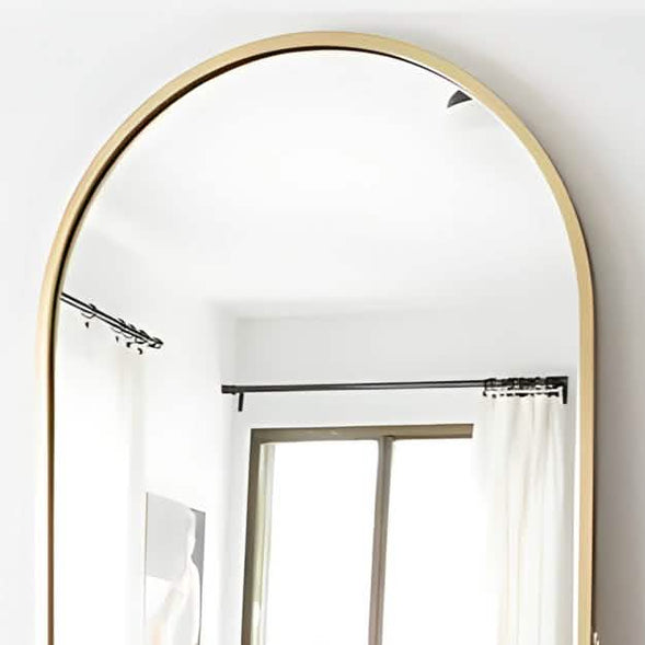 مرايا بإطار ذهبي